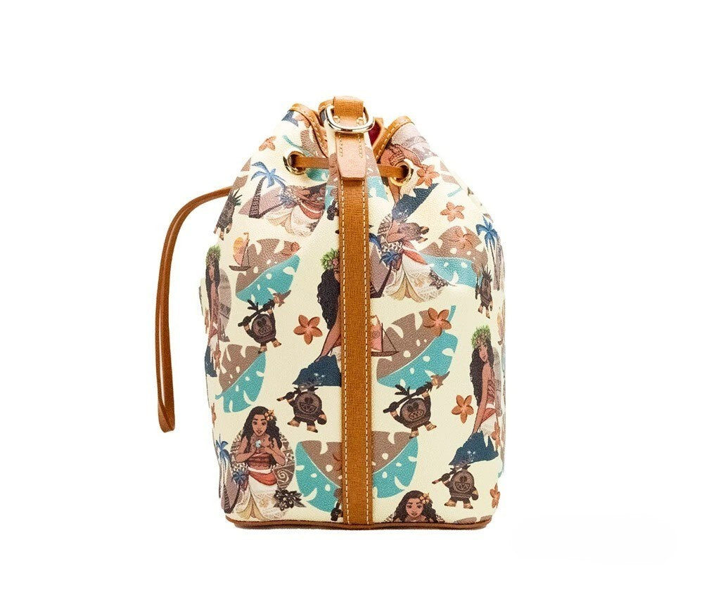 Dooney & Bourke Disney Medium Moana Umhängetasche aus beschichteter Baumwolle