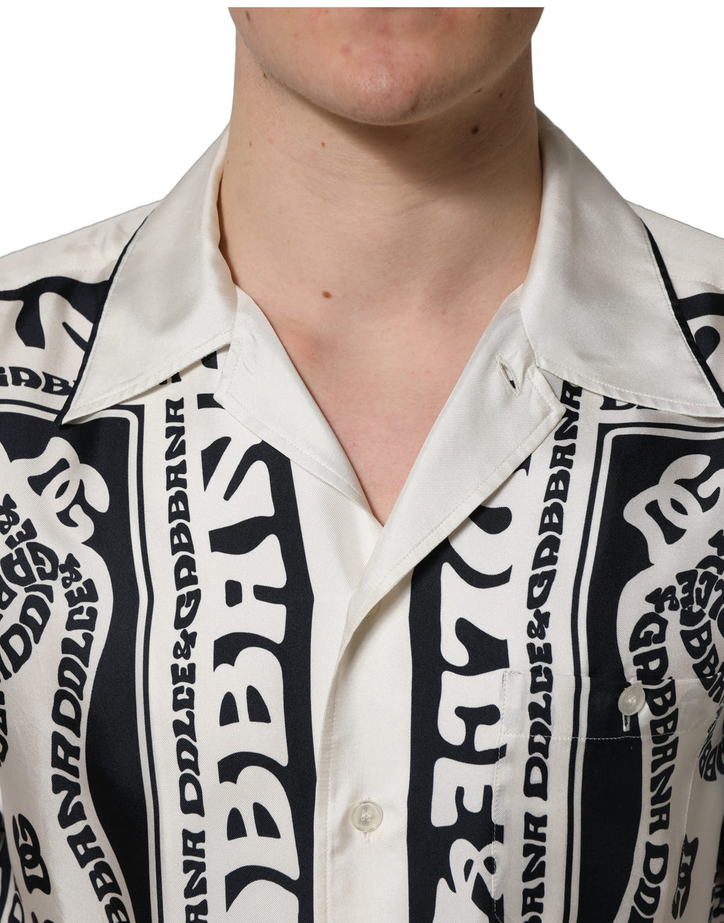 Dolce & Gabbana Kurzarmhemd mit schwarzem und weißem Logo-Bandana-Print