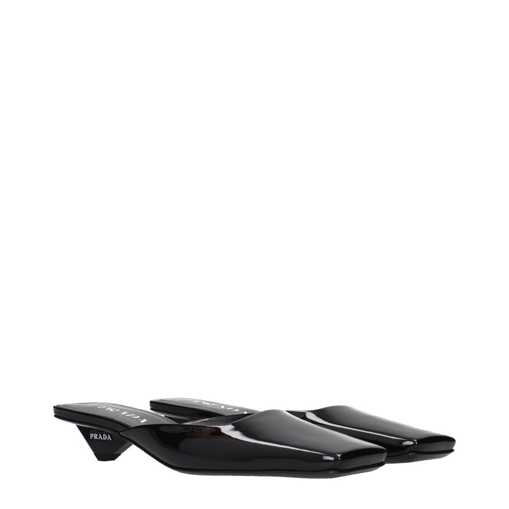 Prada Schwarze flache Sandalen aus Leder