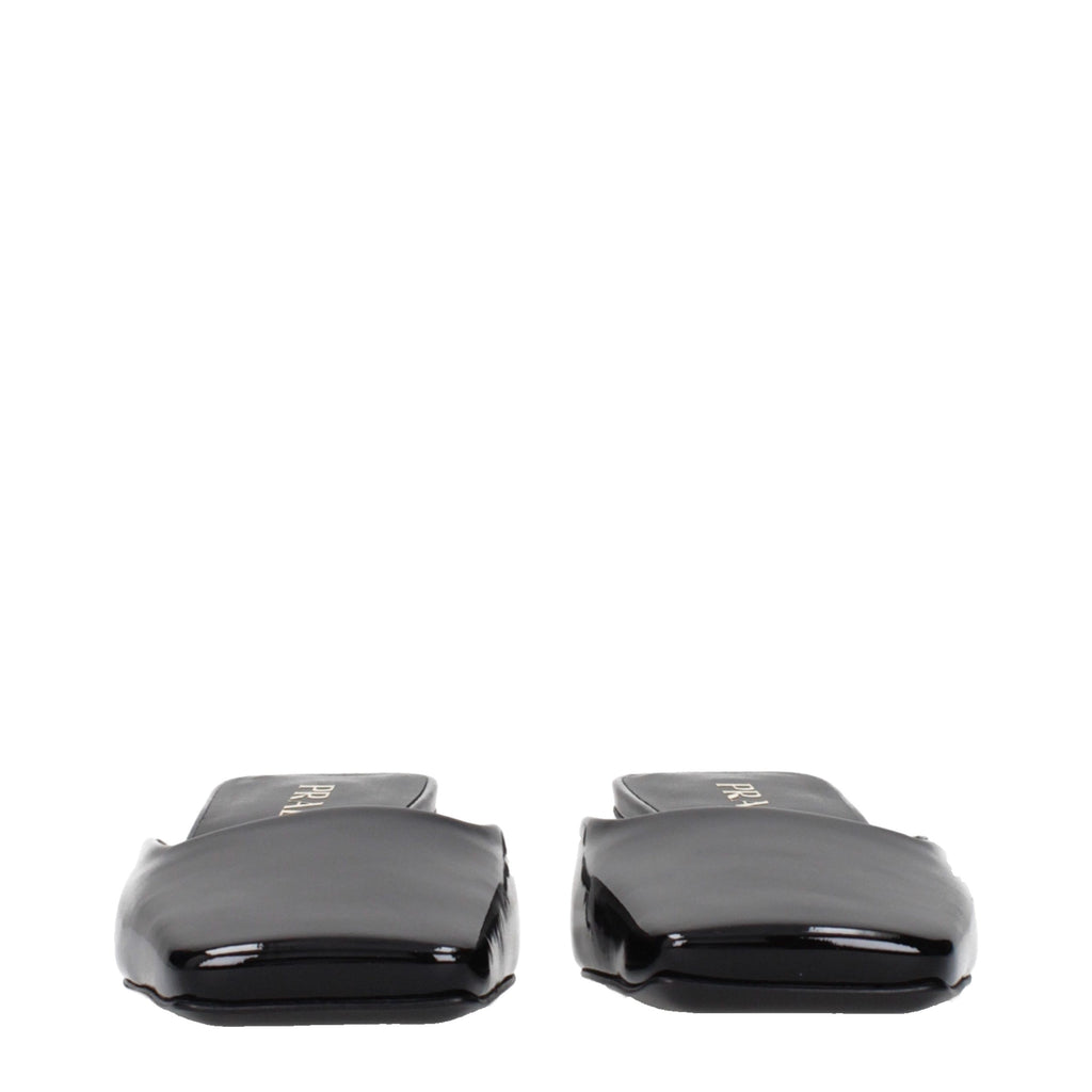 Prada Schwarze flache Sandalen aus Leder