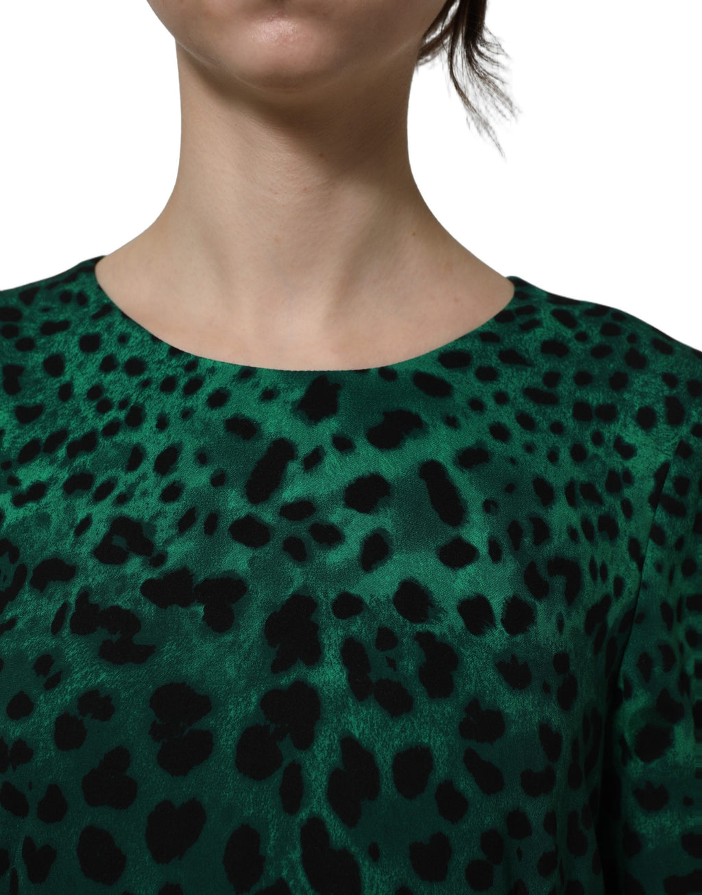 Dolce & Gabbana Knielanges Kleid mit grünem Leopardenmuster aus Seide