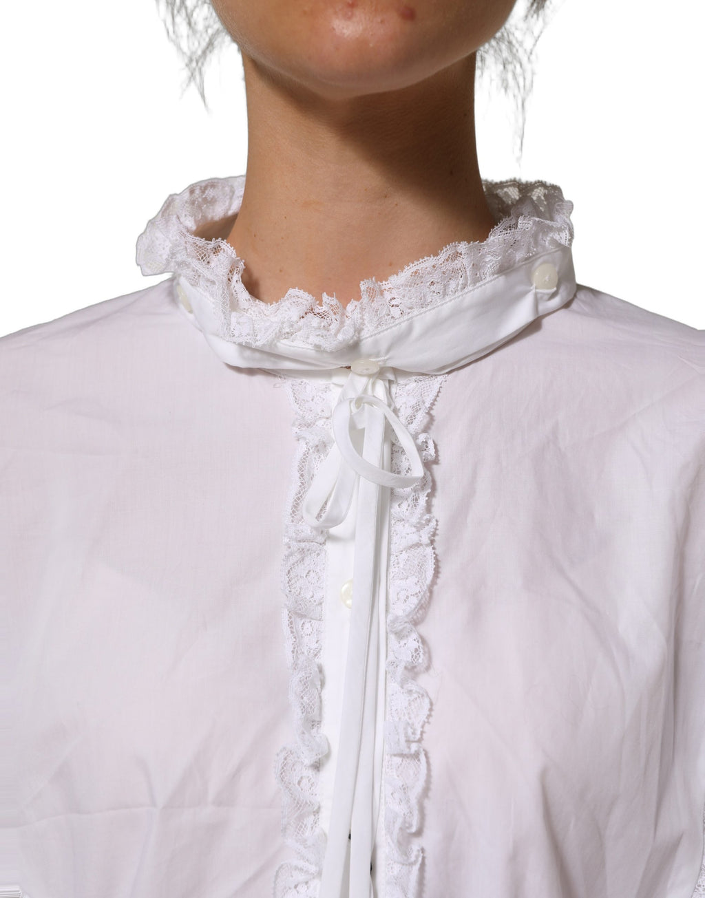 Dolce & Gabbana Weißes Blusenoberteil mit Rüschen und Spitzenverzierung
