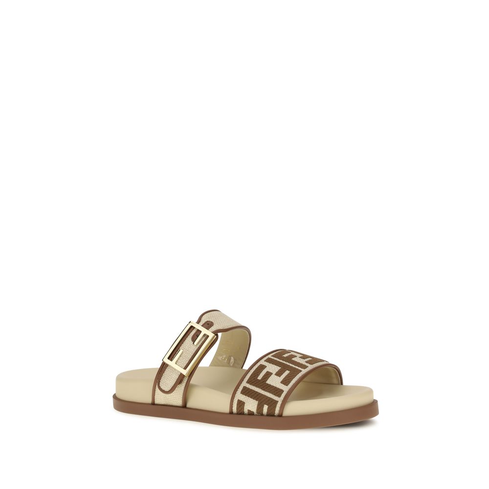 Fendi Braune Raffia-Sandalen