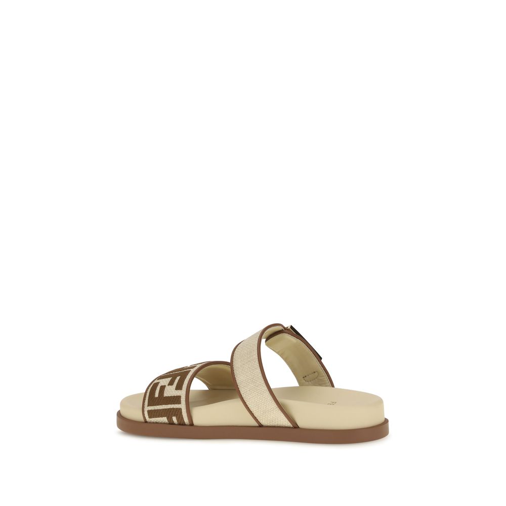 Fendi Braune Raffia-Sandalen