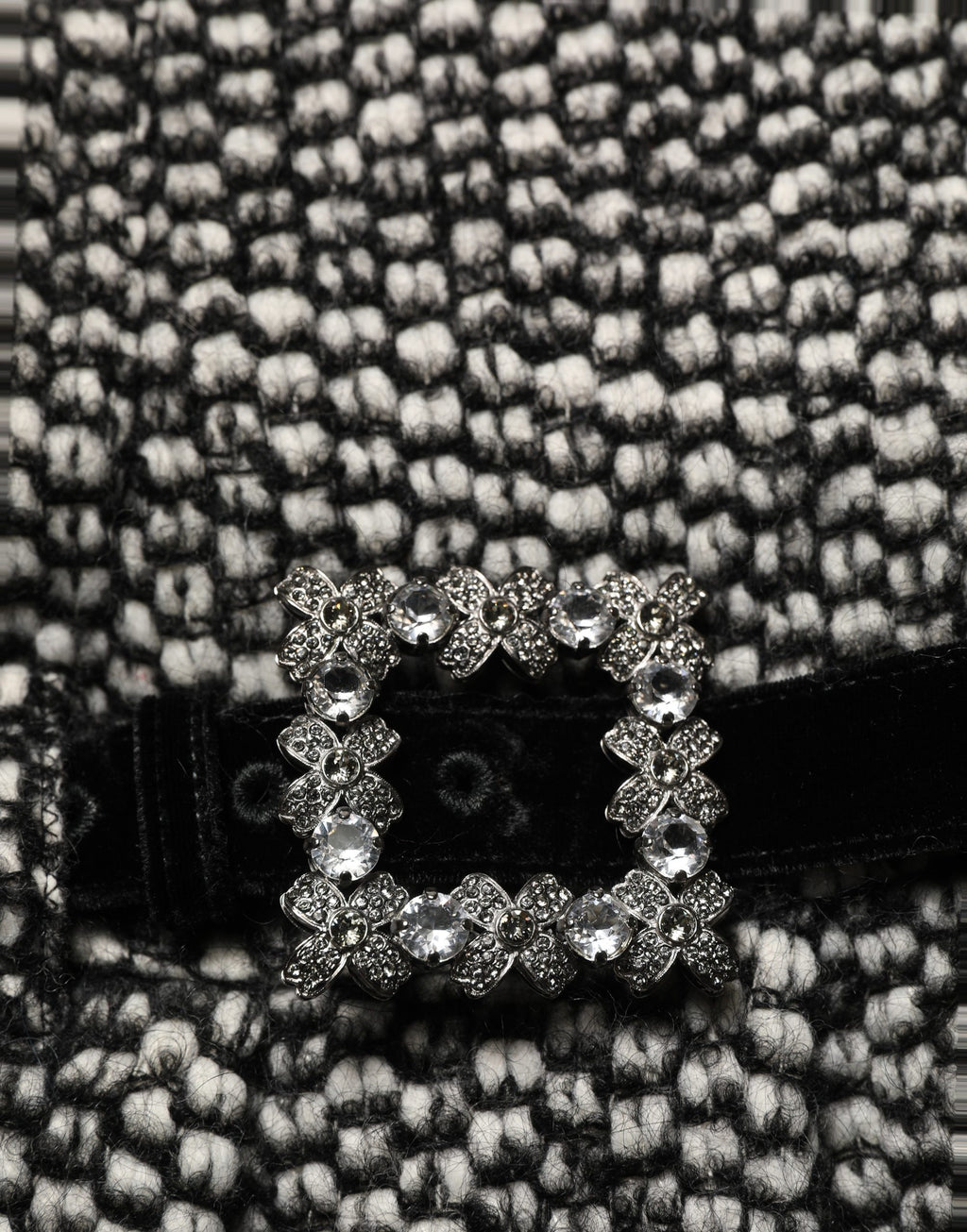 Dolce & Gabbana Minirock aus Tweed in Schwarz-Weiß mit hoher Taille und Falten