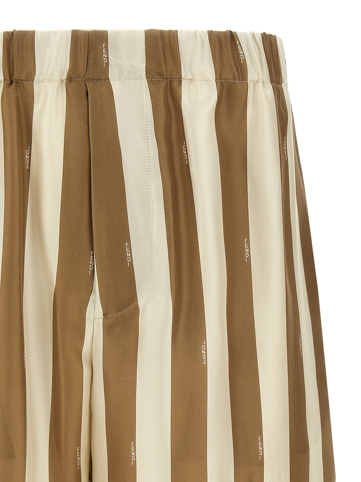 Fendi Beige Seiden-Bermuda-Shorts