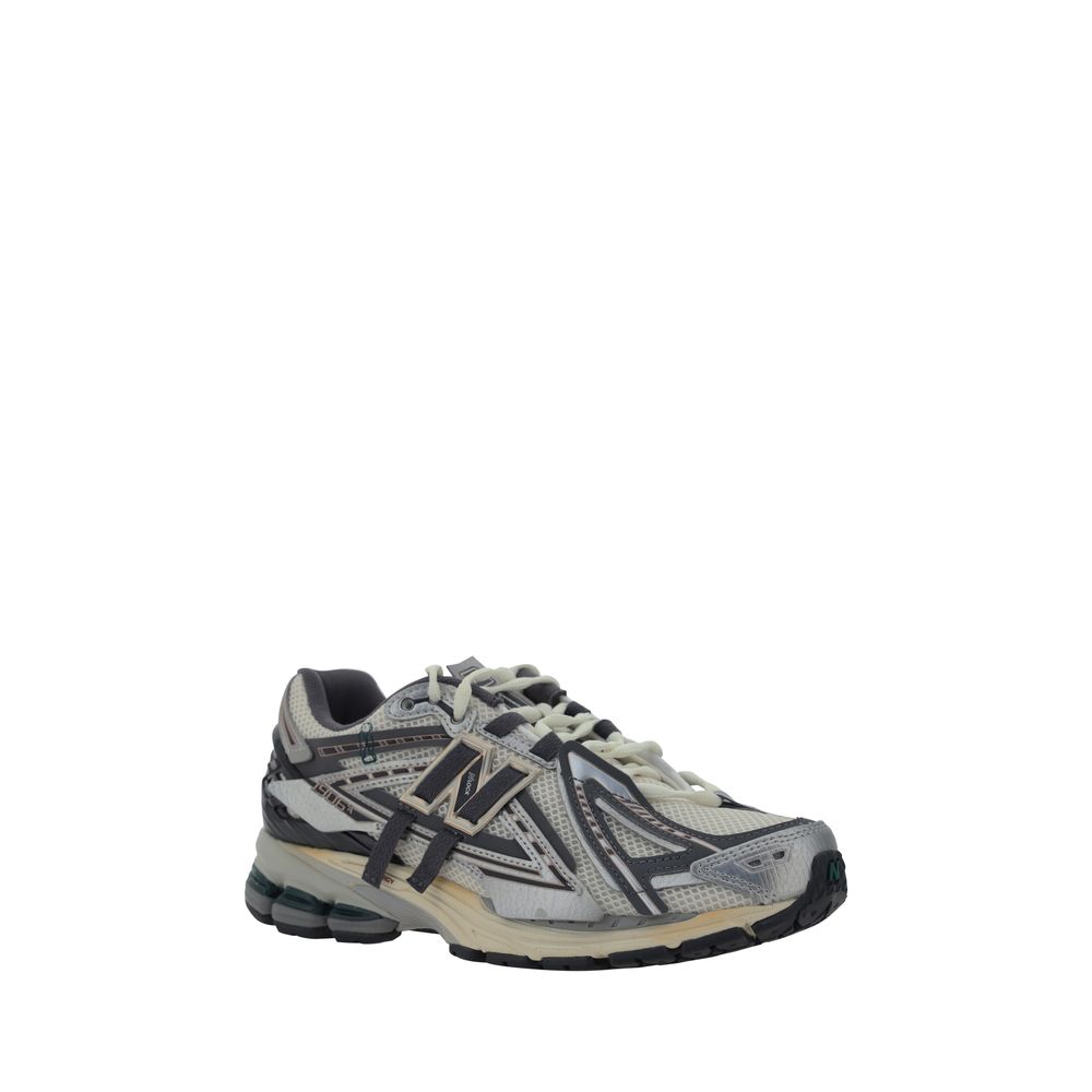 New Balance Silberne Stoff-Sneaker im Athletic-Stil