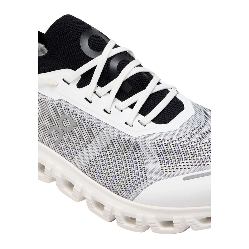 On Running Schwarze und weiße synthetische Sportschuhe