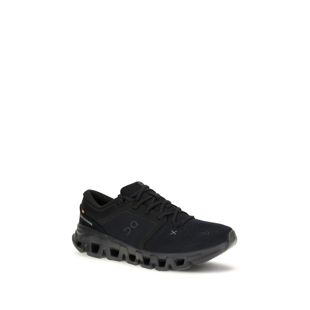 ON Schwarze Stoff-Sneaker