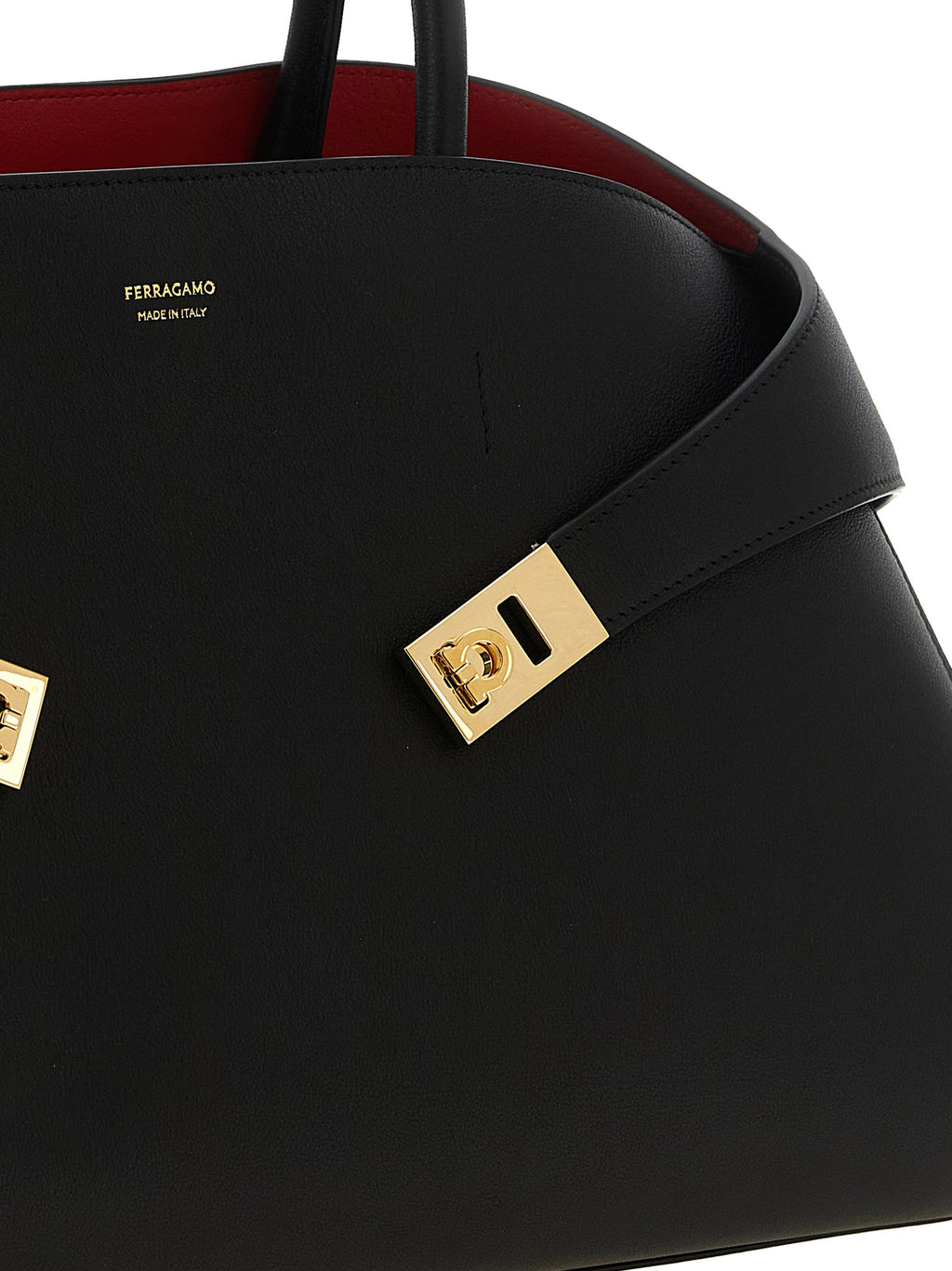 Ferragamo Schwarze Kalbsleder-Handtasche