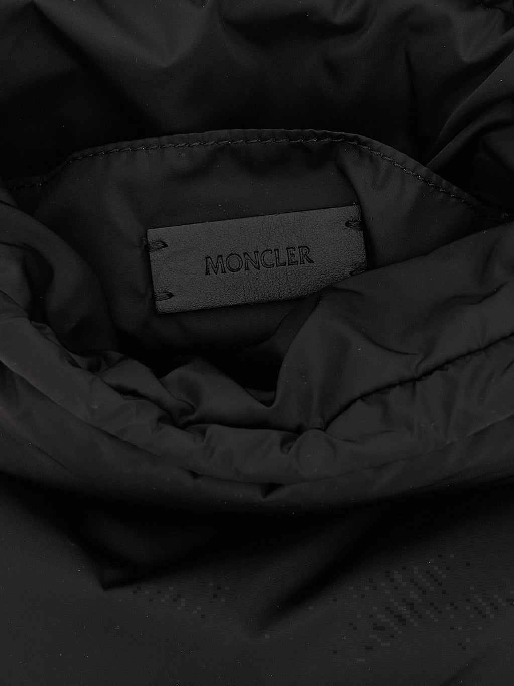 Moncler Schwarze Schultertasche aus Polyamid