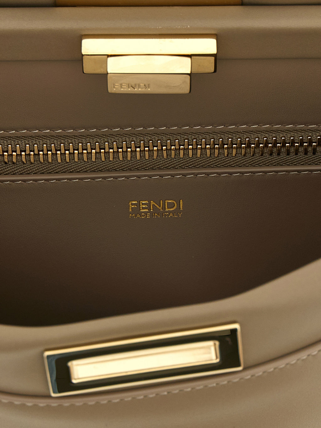 Fendi Graue Kalbsleder-Umhängetasche