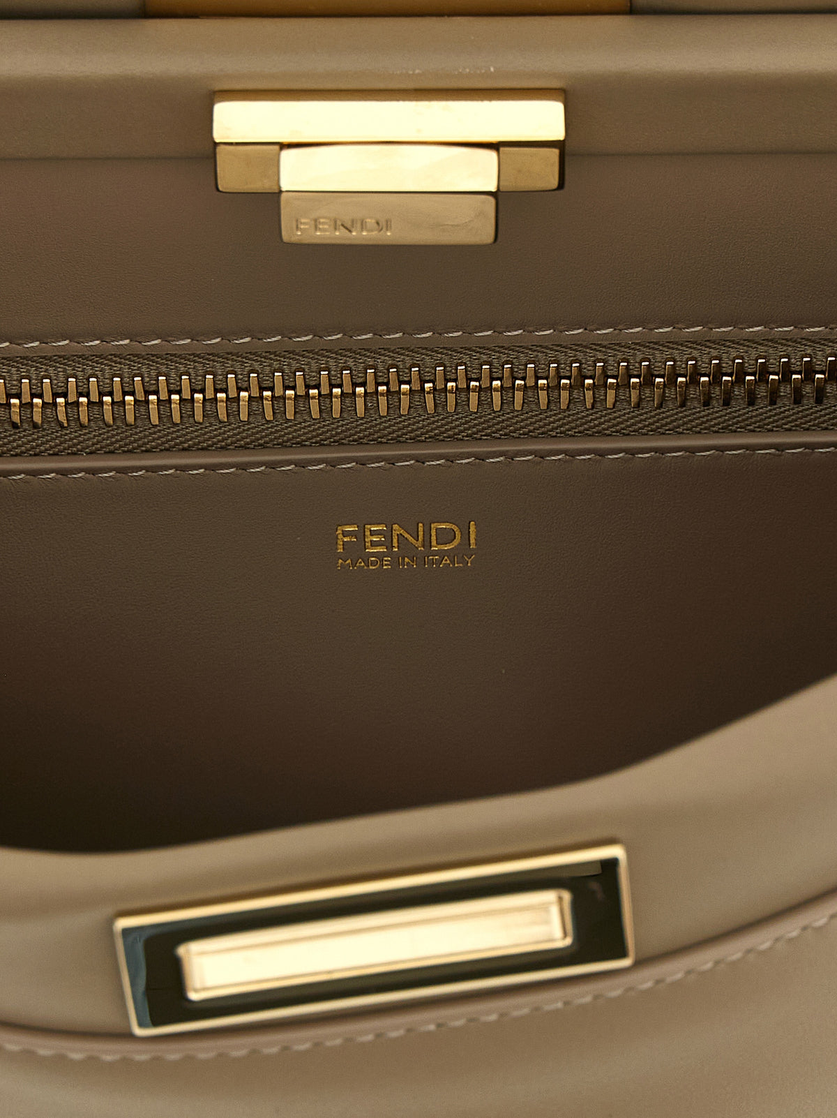 Fendi Graue Kalbsleder-Umhängetasche