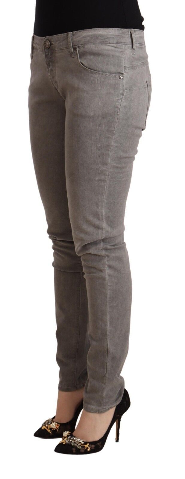 Acht Hellgraue Slim Fit Denim Jeans aus gewaschener Baumwolle
