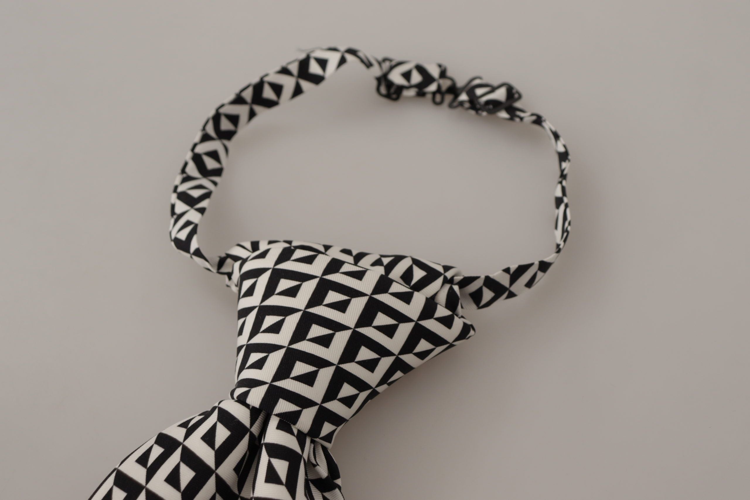 Dolce & Gabbana Schwarz-Weiß Geometrische Krawatte aus 100% Seide Verstellbares Accessoire