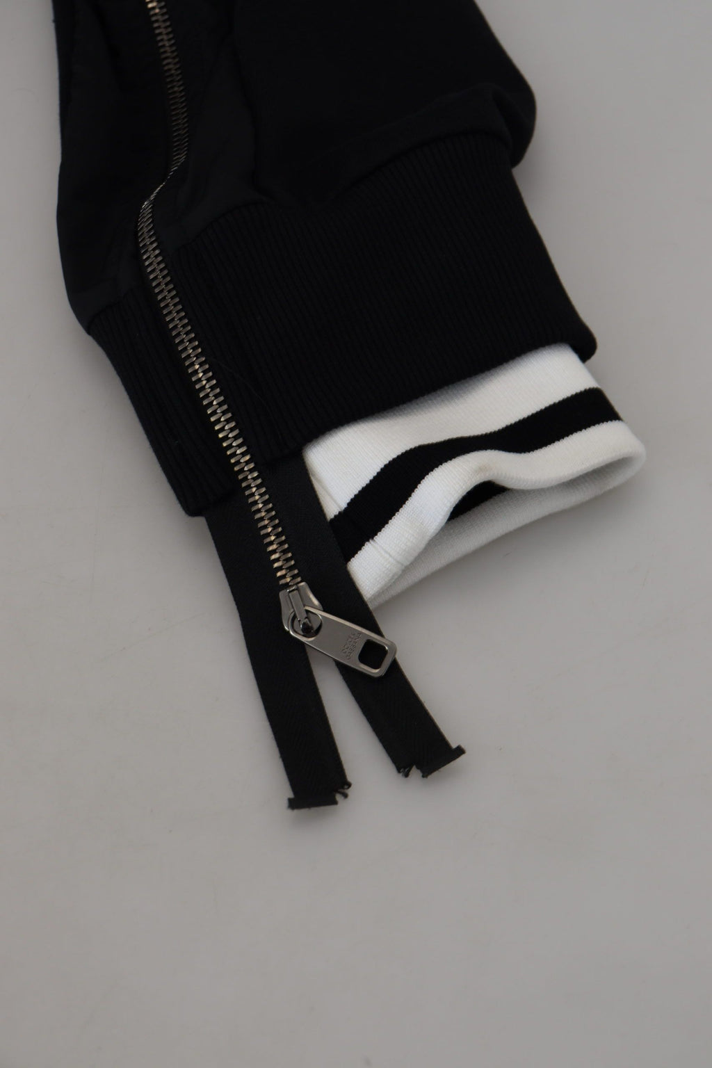 Dolce & Gabbana Schwarze Polyester Jacke mit Kapuze und durchgehendem Reißverschluss