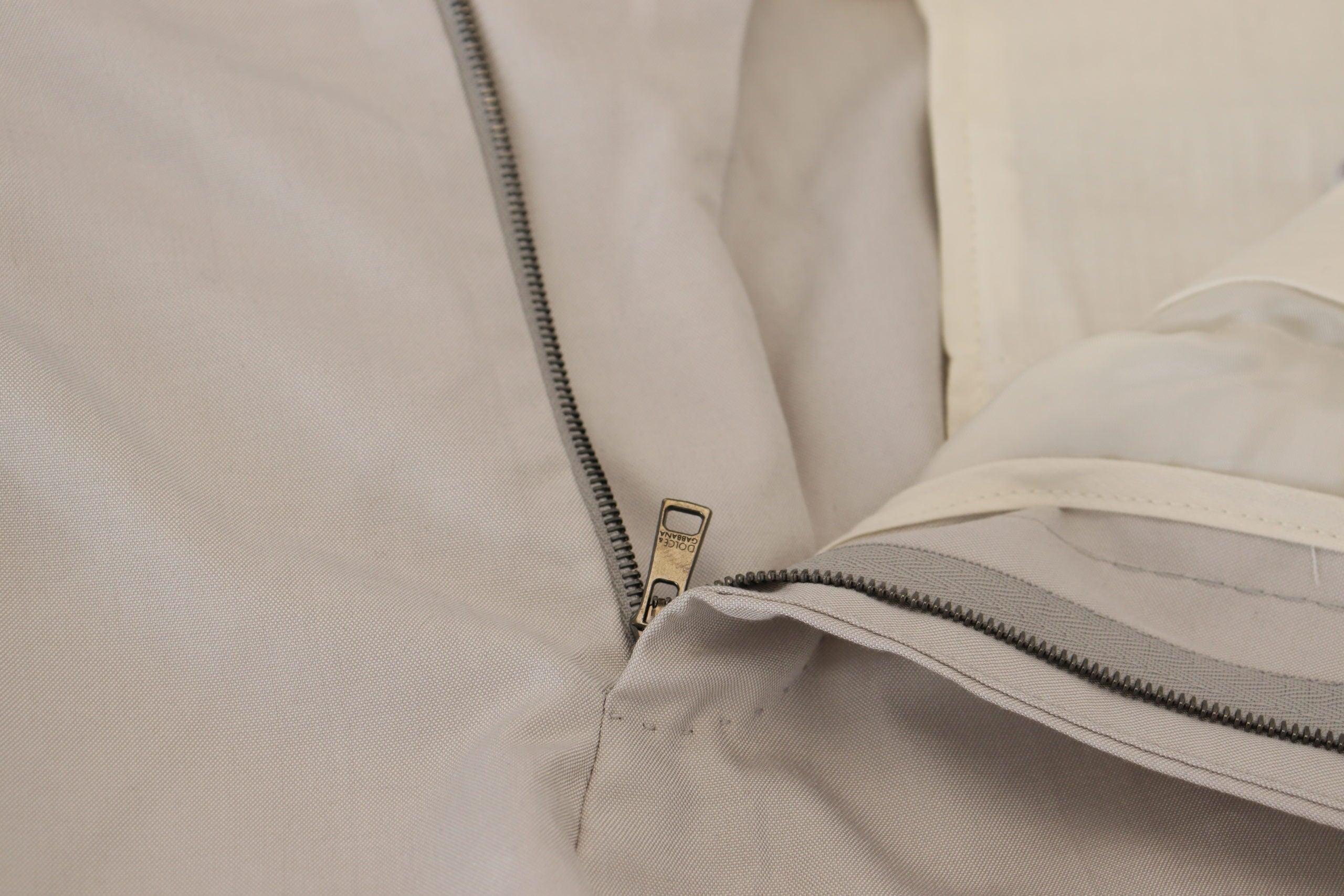 Dolce & Gabbana Mitteltaillierte Chino-Hose aus weißer Seide