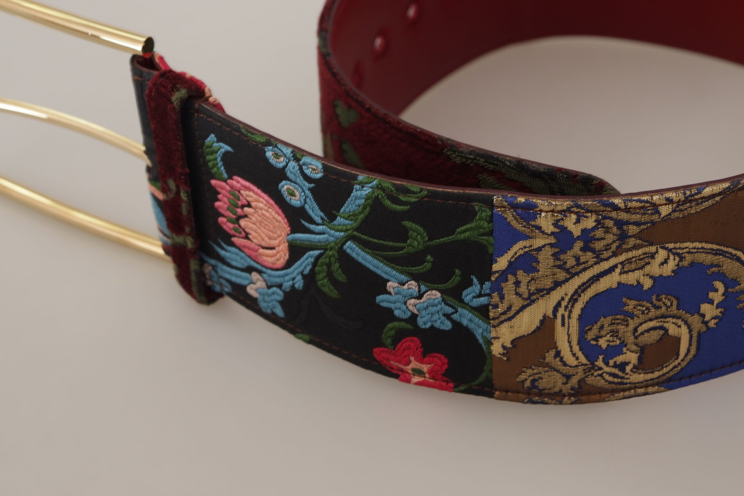 Dolce & Gabbana Roter bestickter Ledergürtel mit goldenem Logo und Metallschnalle