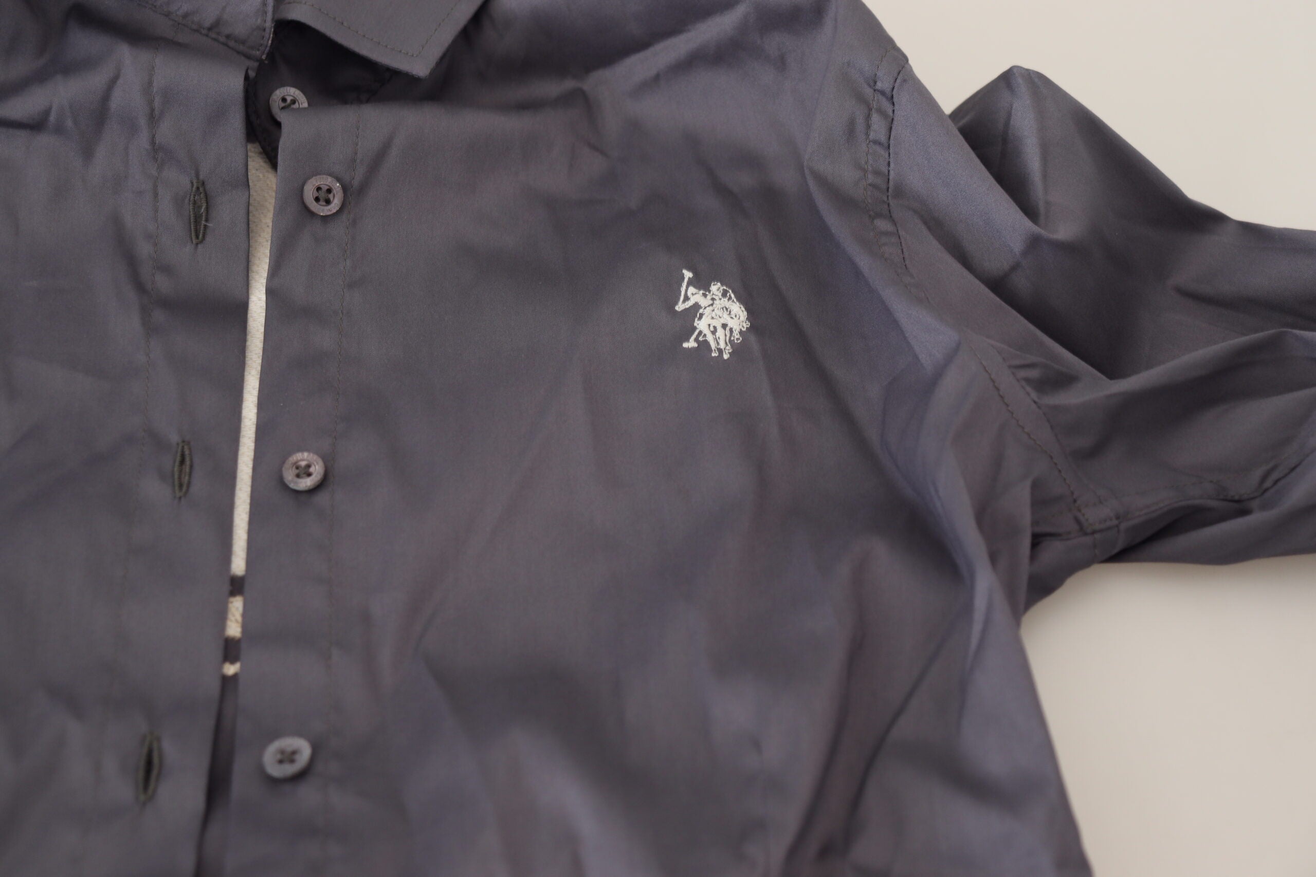 U.S. POLO ASSN. Graues bedrucktes Oberteil mit langen Ärmeln und Kragen