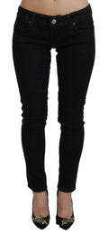 Acht Schwarze Slim Fit Baumwoll-Denim-Jeans mit niedriger Taille