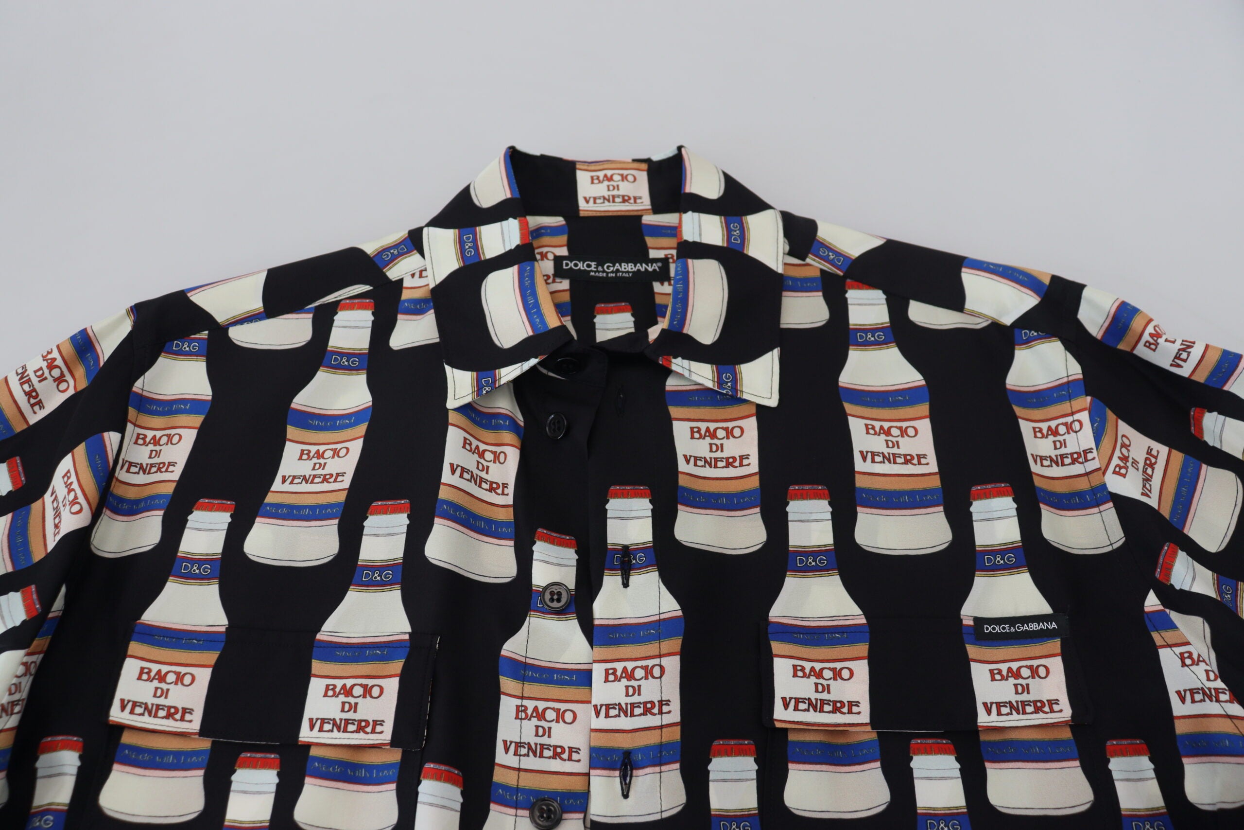 Dolce & Gabbana Schwarzes Seidenhemd mit bedrucktem Kragen für Männer Freizeithemd