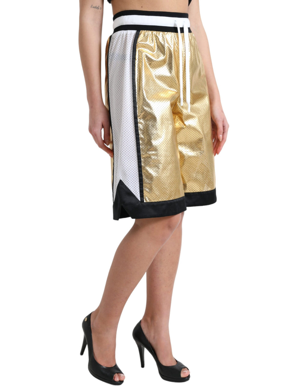Dolce & Gabbana Goldfarbene, perforierte Shorts mit hoher Taille aus Polyester