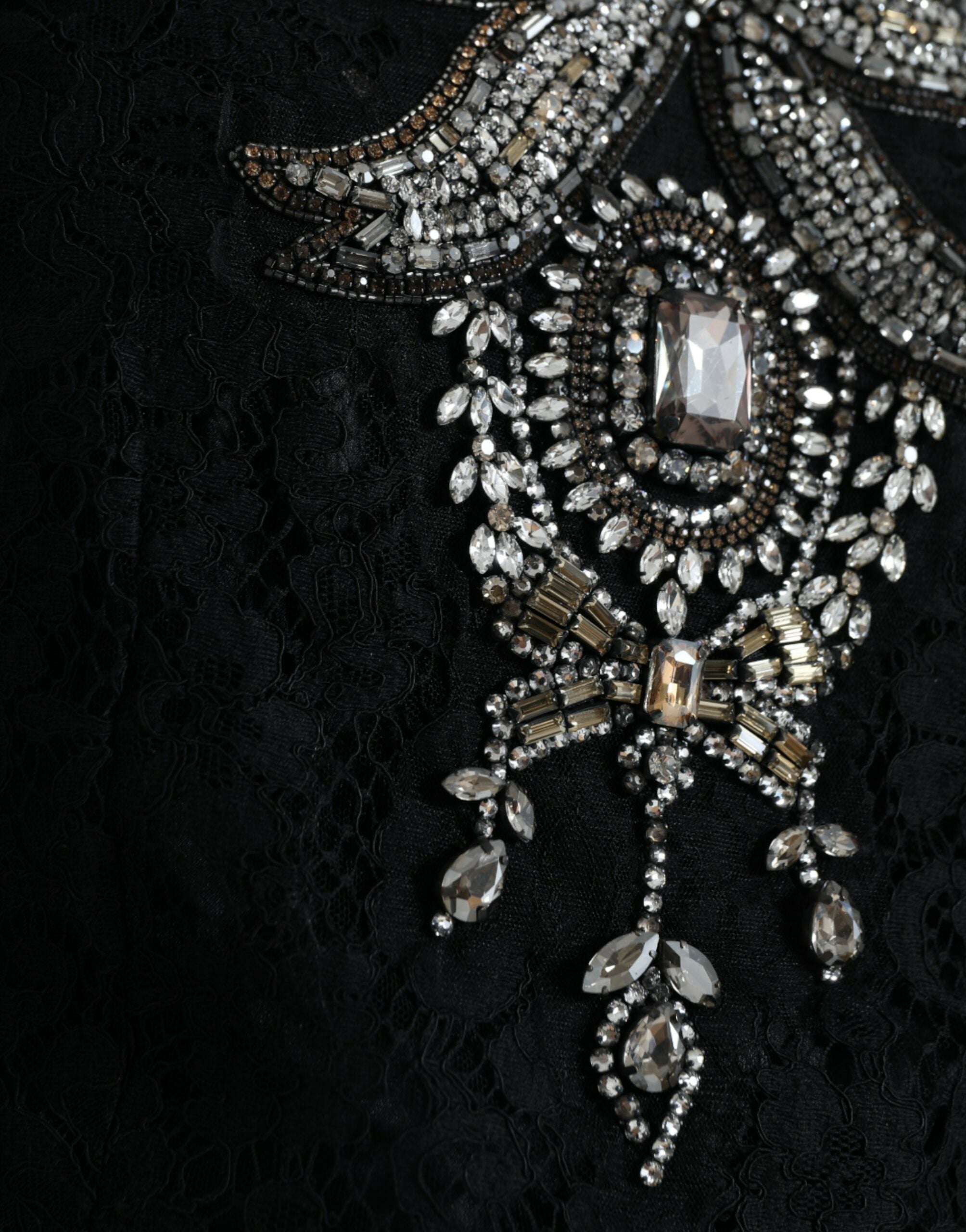 Dolce & Gabbana Schwarzes Etuikleid aus Spitze mit Kristallverzierung