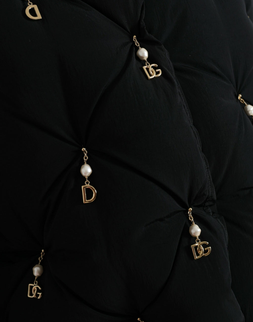 Dolce & Gabbana Schwarze Bomberjacke aus gestepptem Shell mit Verzierungen