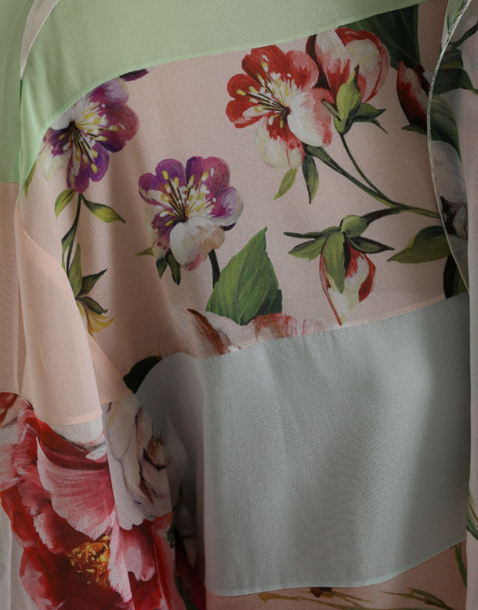 Dolce & Gabbana Multicolor Floral Patchwork Ascot Kragen Top