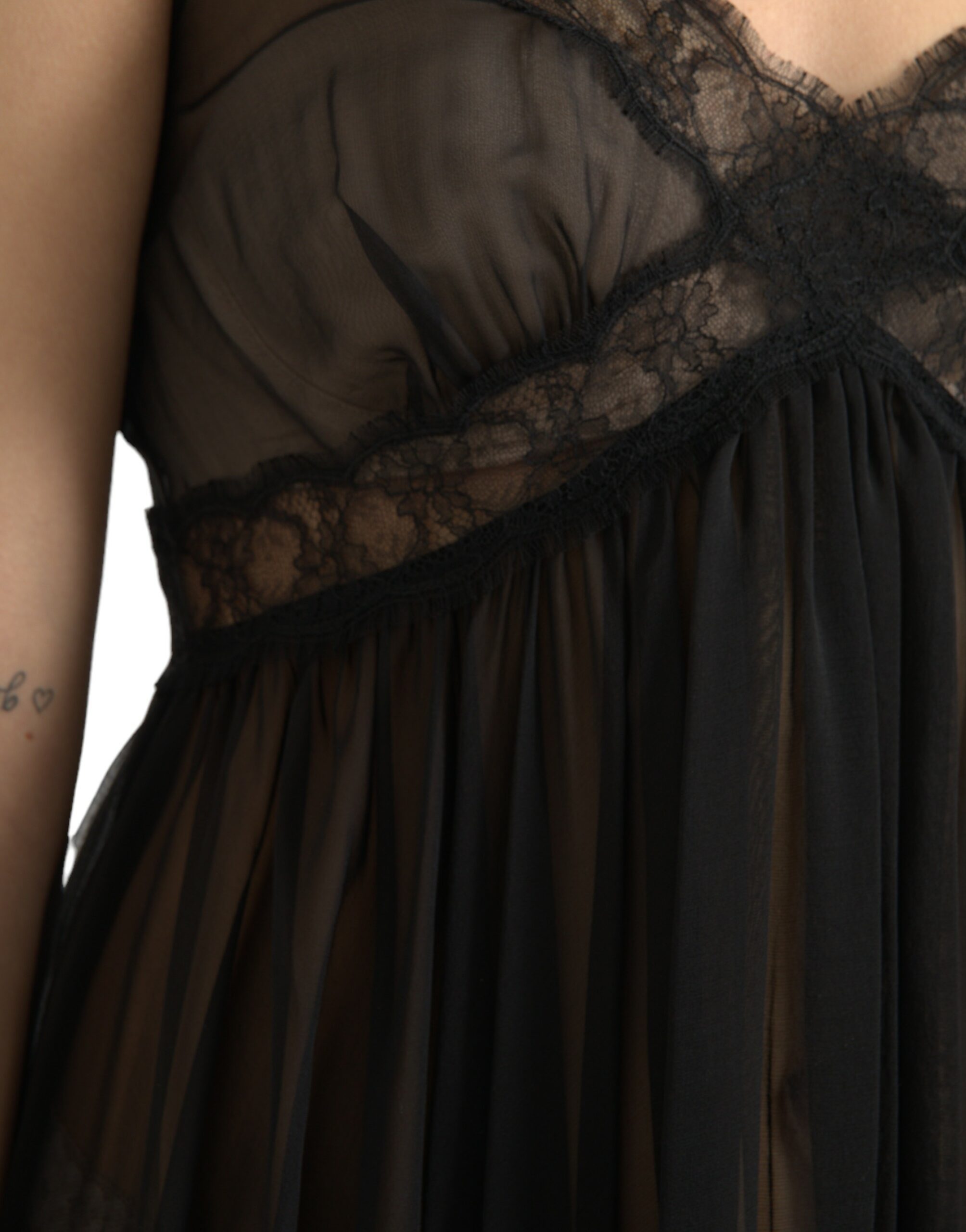 Dolce & Gabbana Schwarzes Minikleid aus Seide mit plissierter Spitze und Chiffon