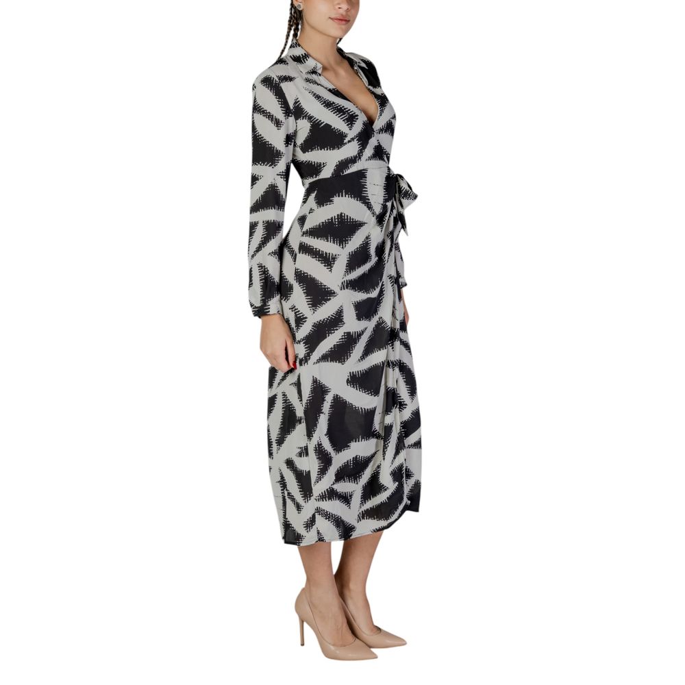 Jacqueline De Yong Langes Schwarzes Kleid aus recyceltem Polyester