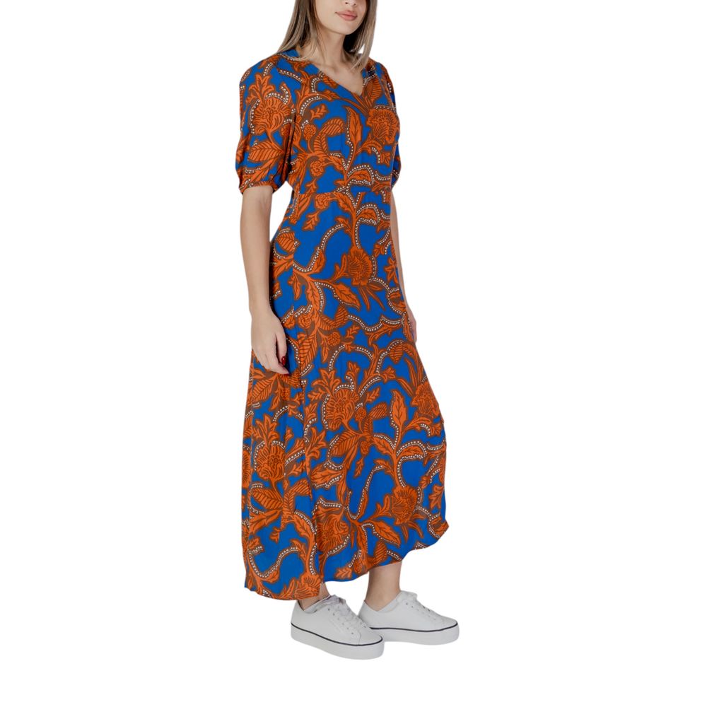 B.Young Blaues Viskose-Maxikleid