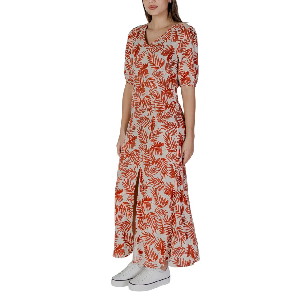 B.Young Rotes Viskose-Maxikleid
