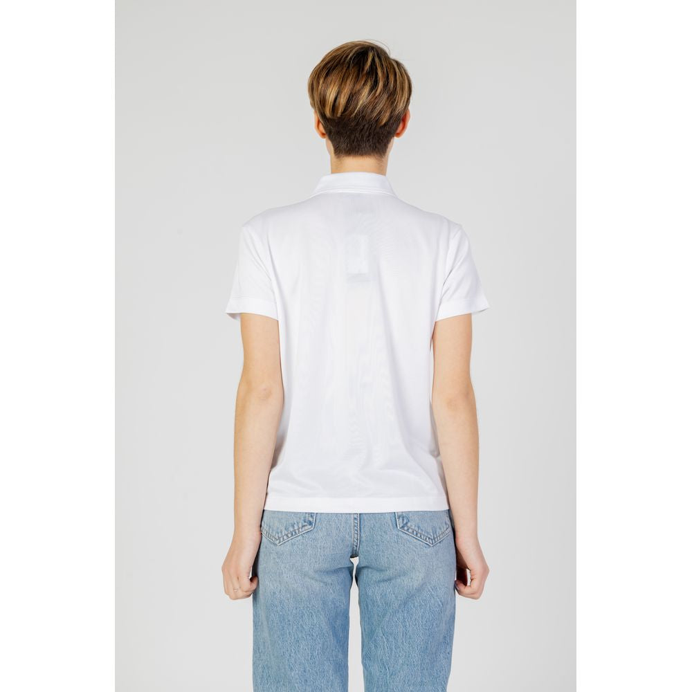 Blue T-shirt made of white polyester