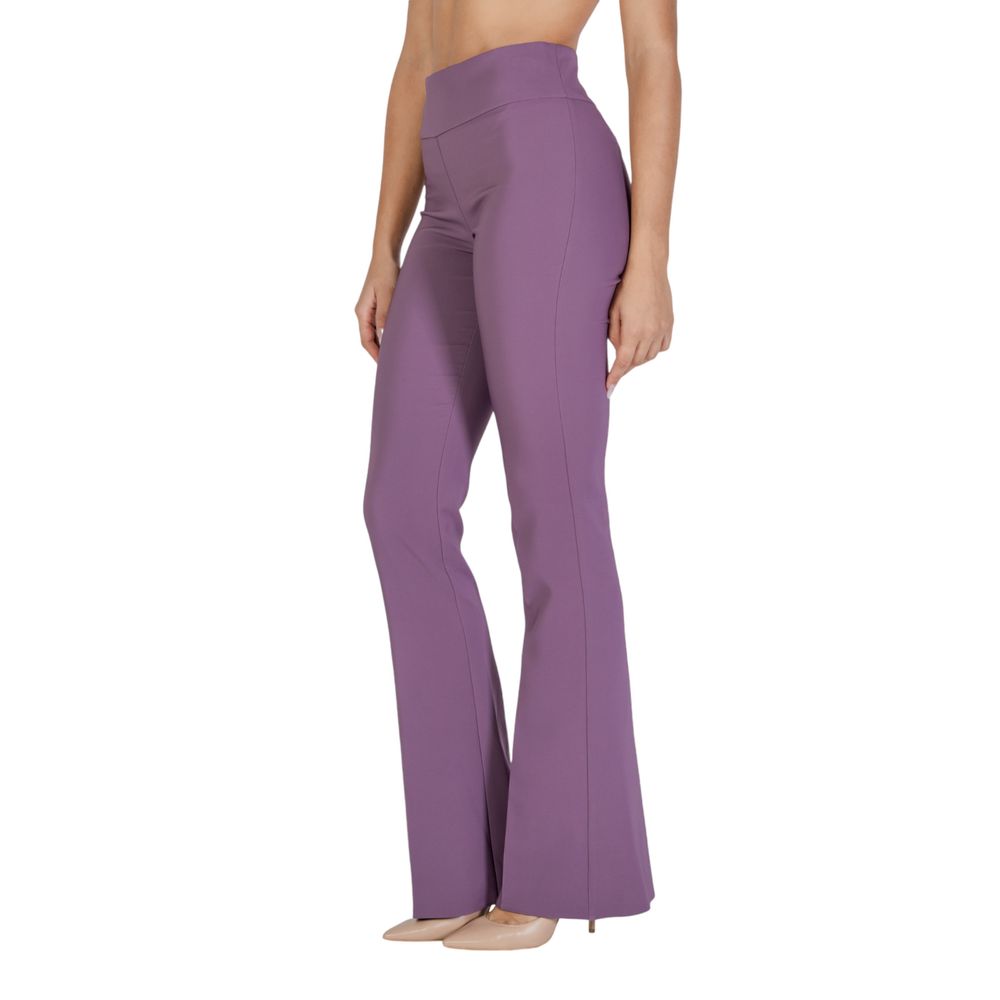Sandro Ferrone Lila Polyester-Hosen mit ausgestelltem Bein