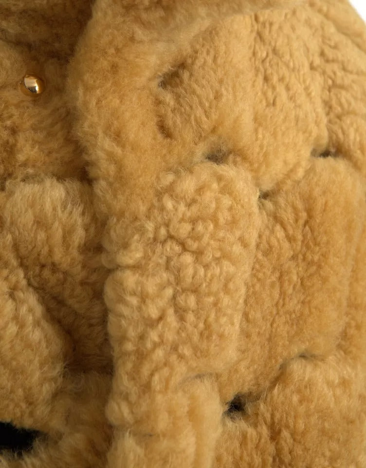 Bottega Veneta Gelber Wollmantel lange Teddyjacke