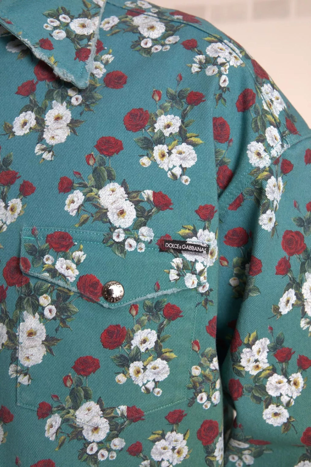 Dolce & Gabbana Blaues geblümtes Baumwollhemd mit Knopfleiste aus Denim