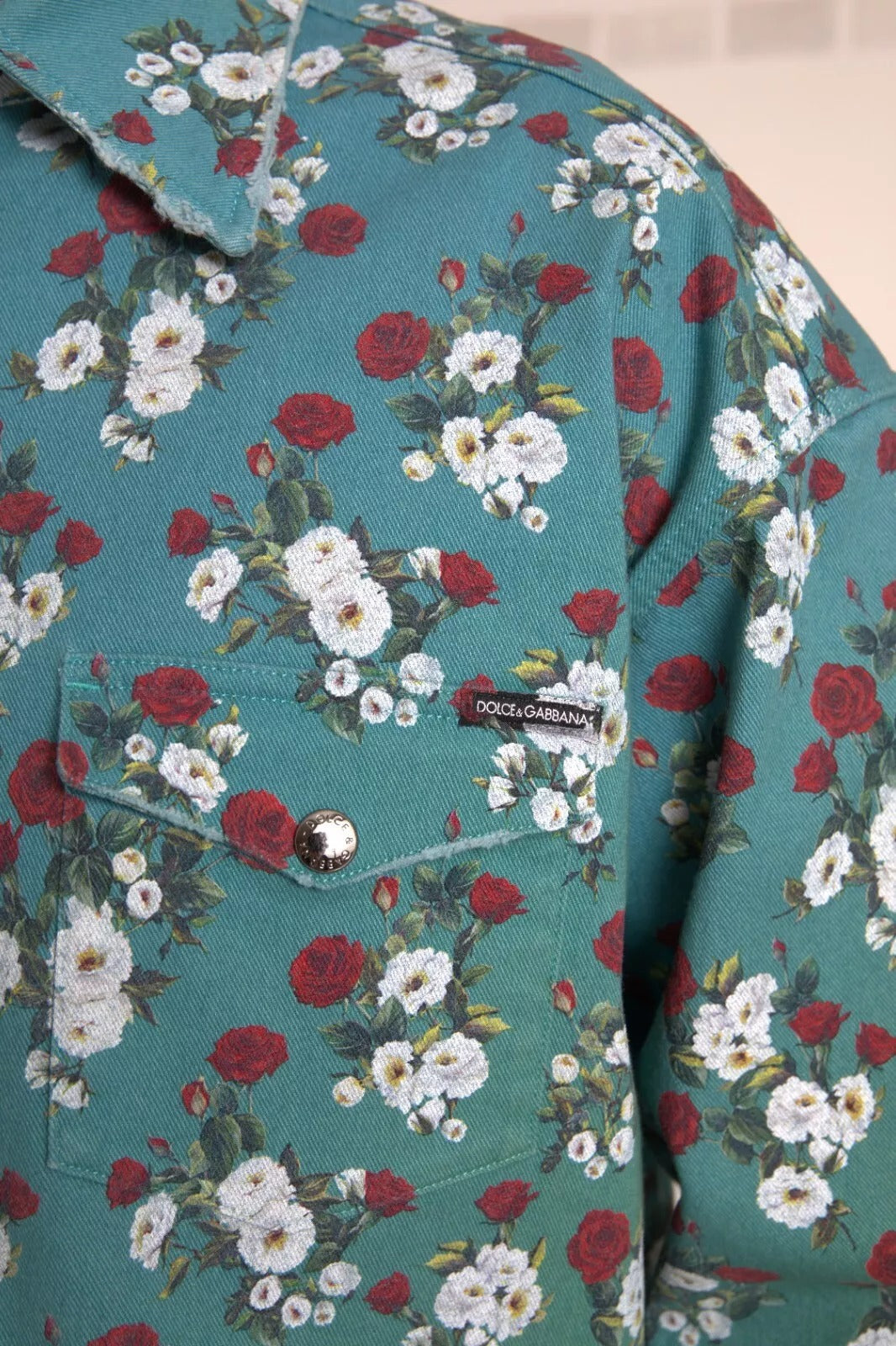 Dolce & Gabbana Blaues geblümtes Baumwollhemd mit Knopfleiste aus Denim