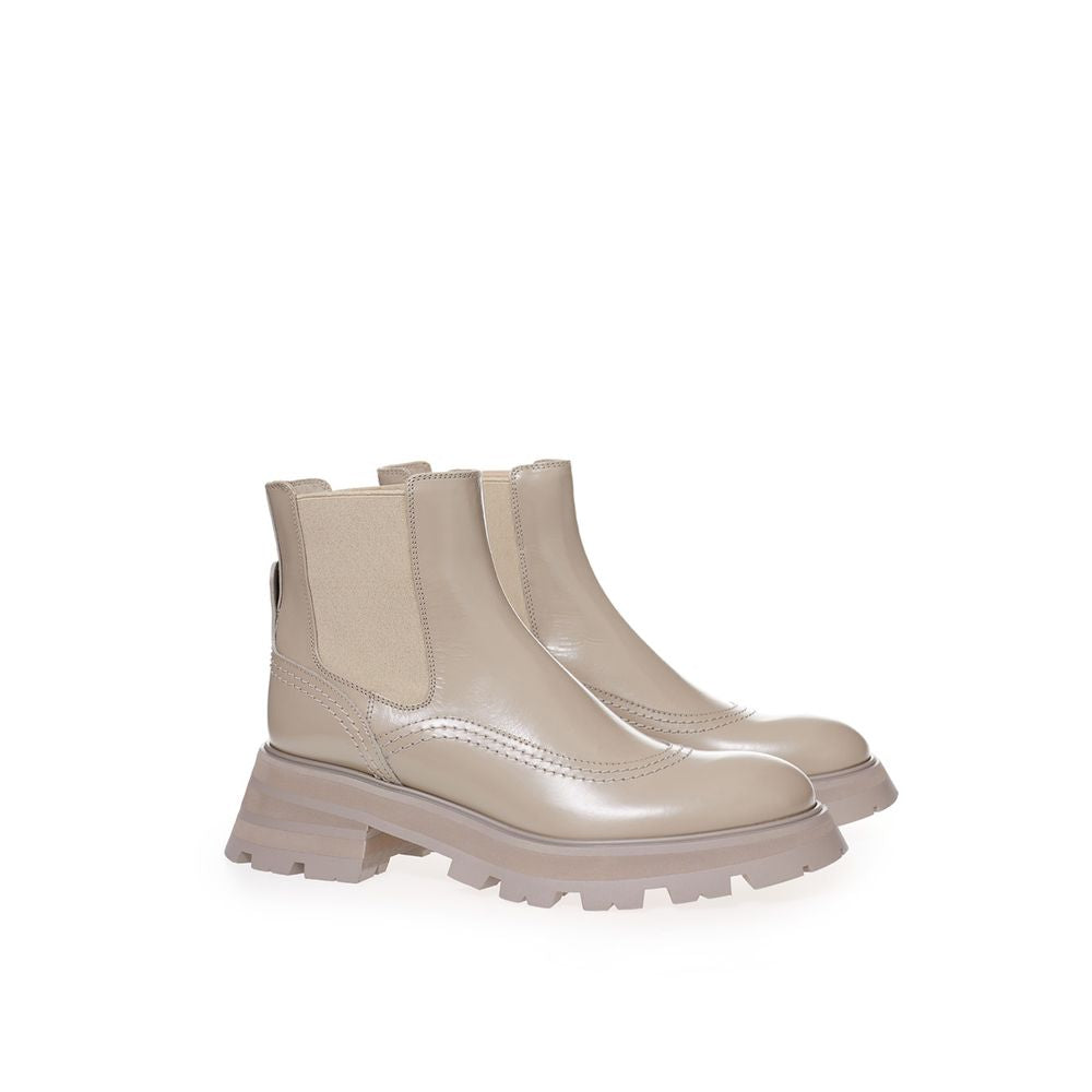 Alexander McQueen Chic Grey Leather Boots for Elegant Strides