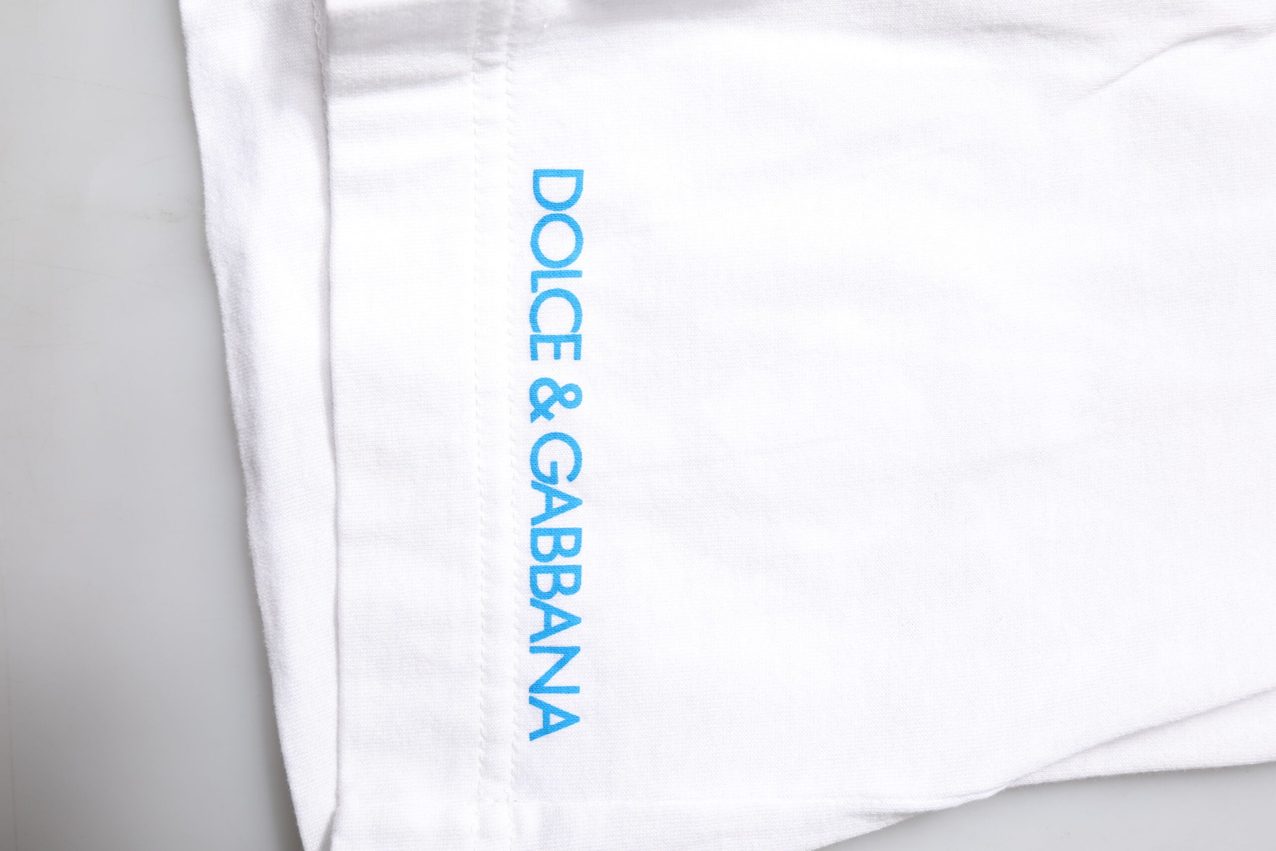 Dolce & Gabbana White Cotton Crew-Neck T-Shirt with Graphic Print