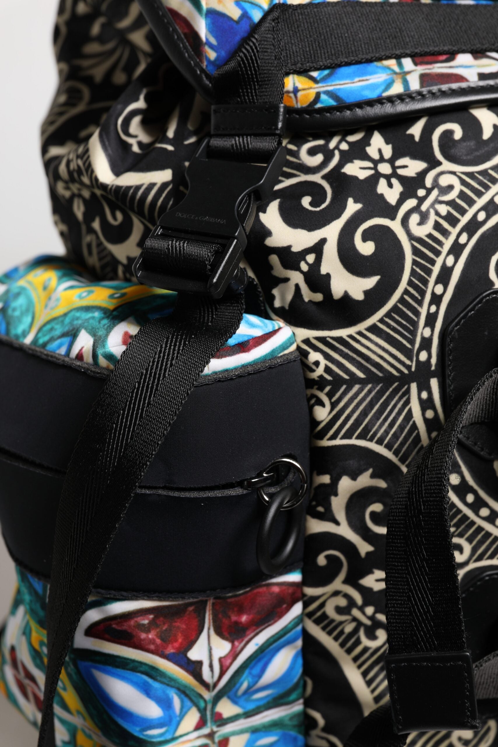 Dolce & Gabbana Multicolor Maiolica Druck Nylon Rucksack Tasche