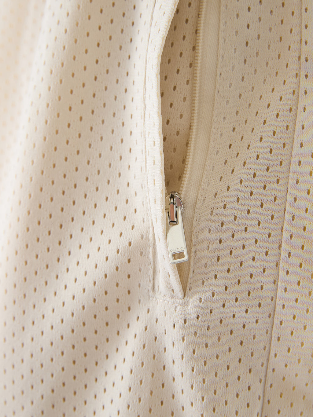 Gucci Cremefarbene Polyester-Logo-Shorts