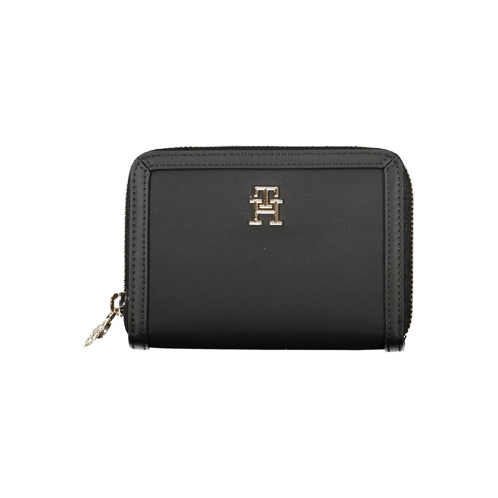 Tommy Hilfiger Elegant Zip-Around Wallet with Ample Storage