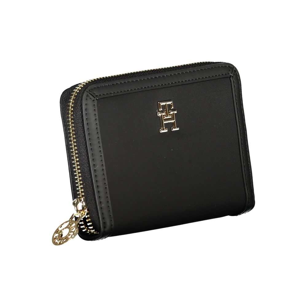 Tommy Hilfiger Elegant Zip-Around Wallet with Ample Storage