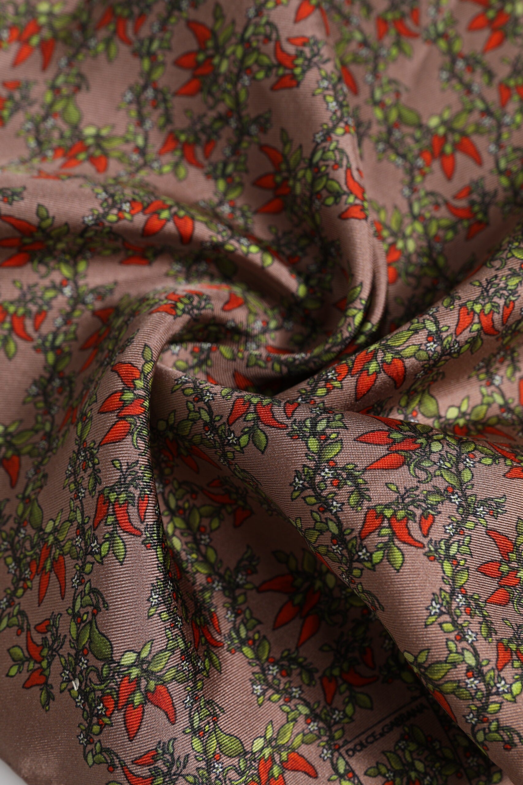 Dolce & Gabbana Brauner Chilis Seidenschal Quadratisch Herren Foulard Schal