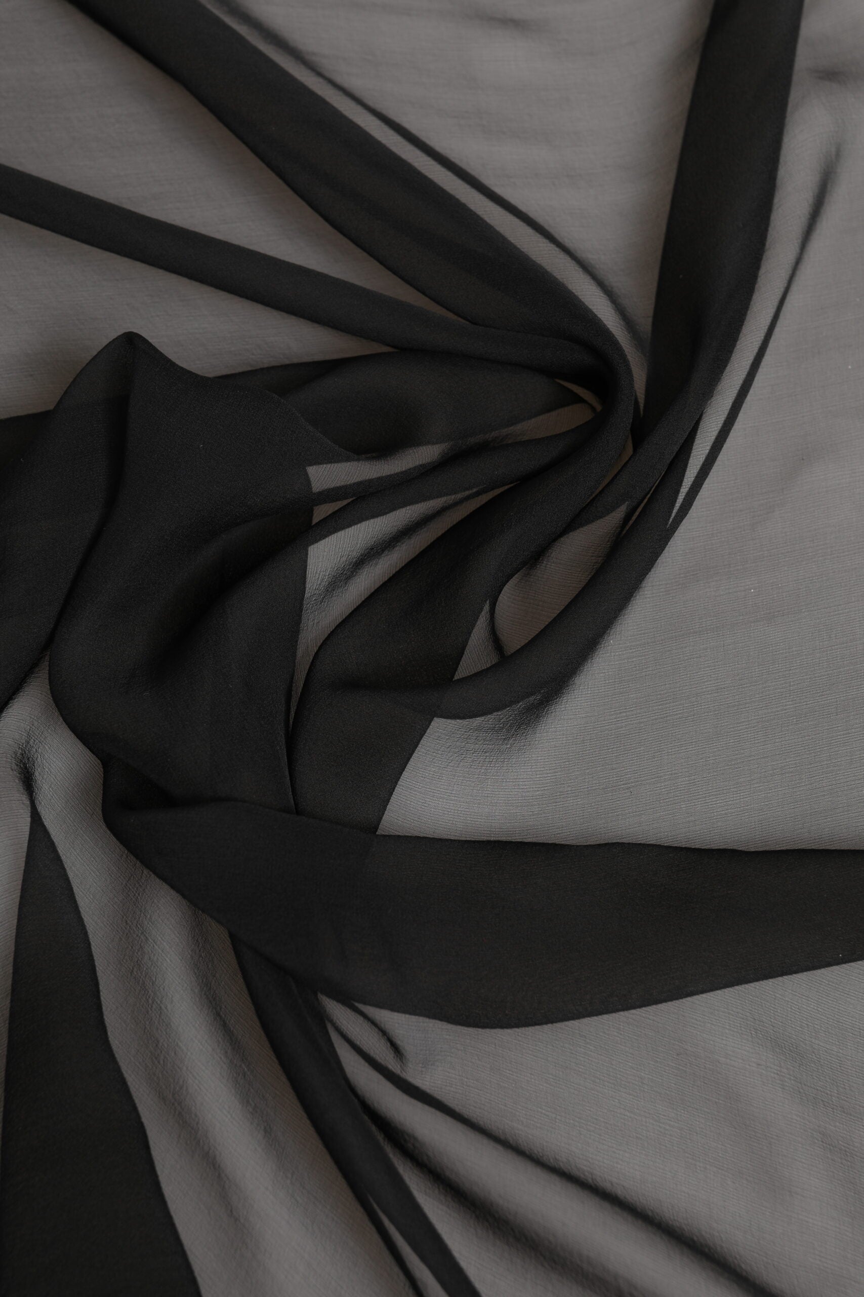 Dolce & Gabbana Grau Schwarz Seide Quadrat Frauen Foulard Schal