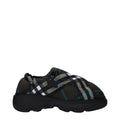Burberry Slipper aus grünem Stoff