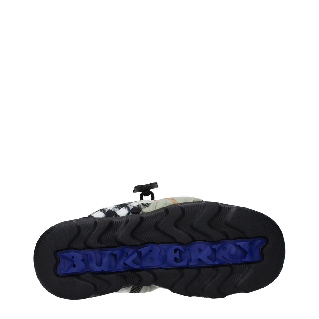 Burberry Slipper aus grünem Stoff