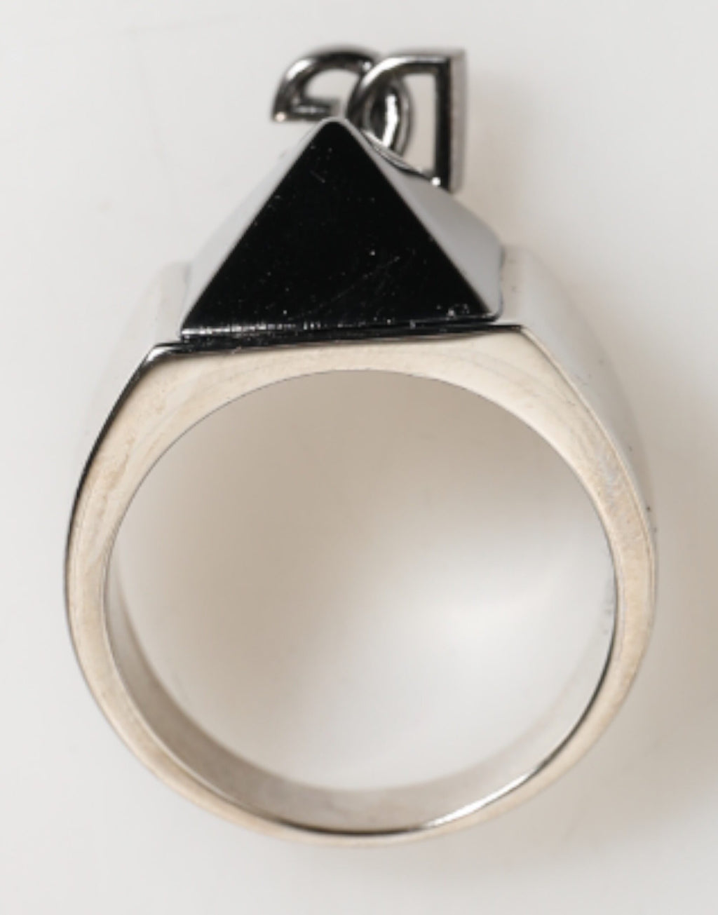 Dolce & Gabbana Silberfarbener Pyramiden DG Logo Echtmessing Ring