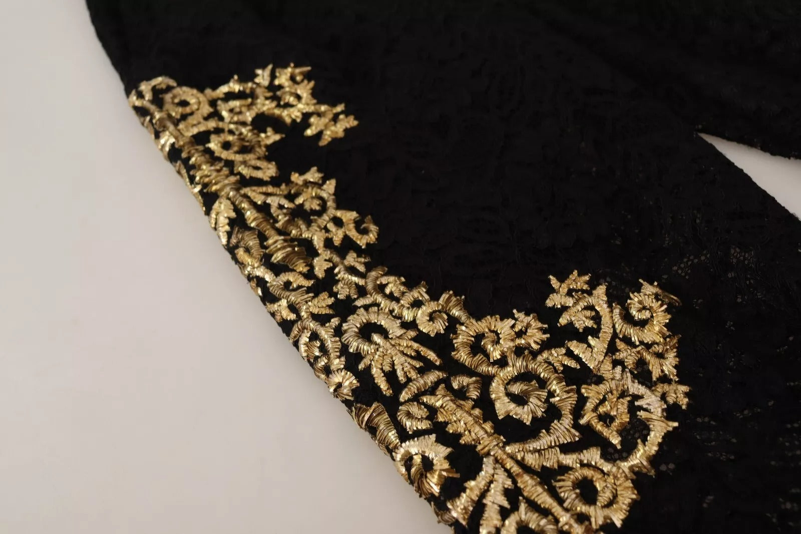 Dolce & Gabbana Schwarze Spitze Gold Barock SPECIAL PIECE Shorts
